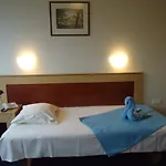 Tanagra Hotel 2*