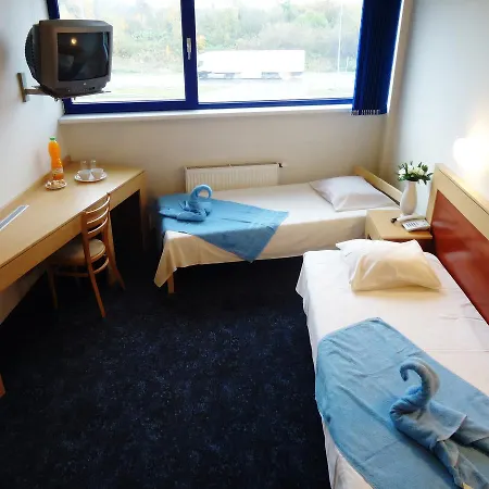 Tanagra Hotel 2*