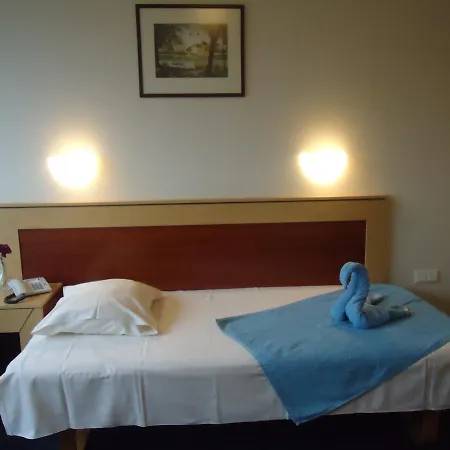 Tanagra Hotel 2*